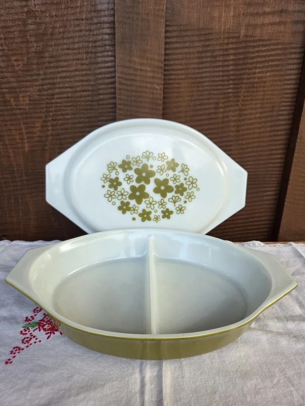 Pyrex vintage green